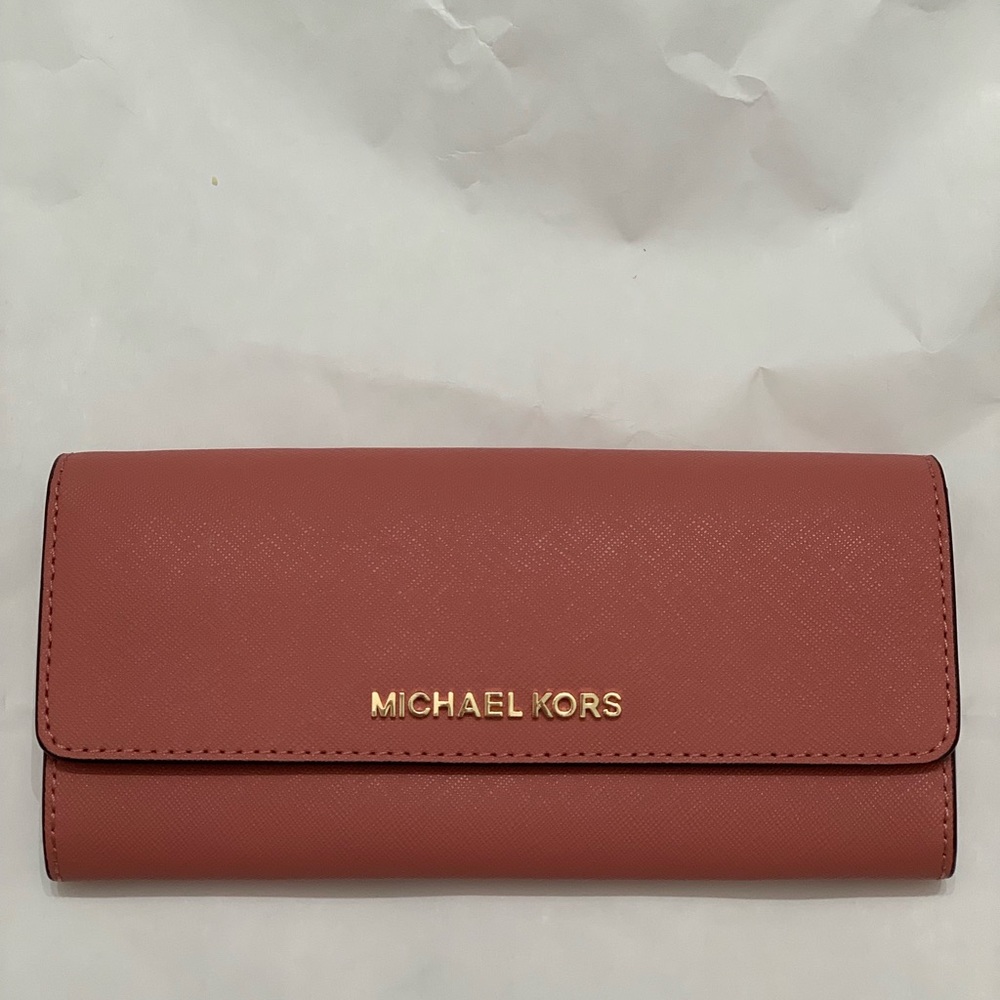 🔴🔴SOLD🔴🔴Authentic Michael kors wallet
